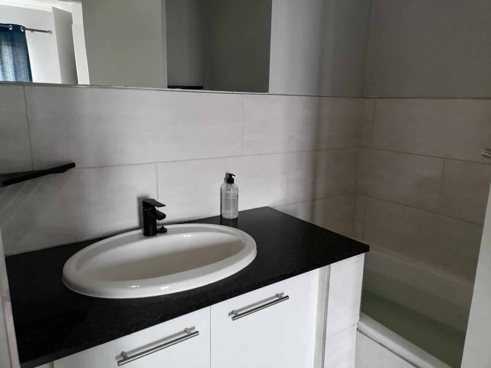 Emabheleni Executive Suites Westpoint جوهانسبورغ الغرفة الصورة