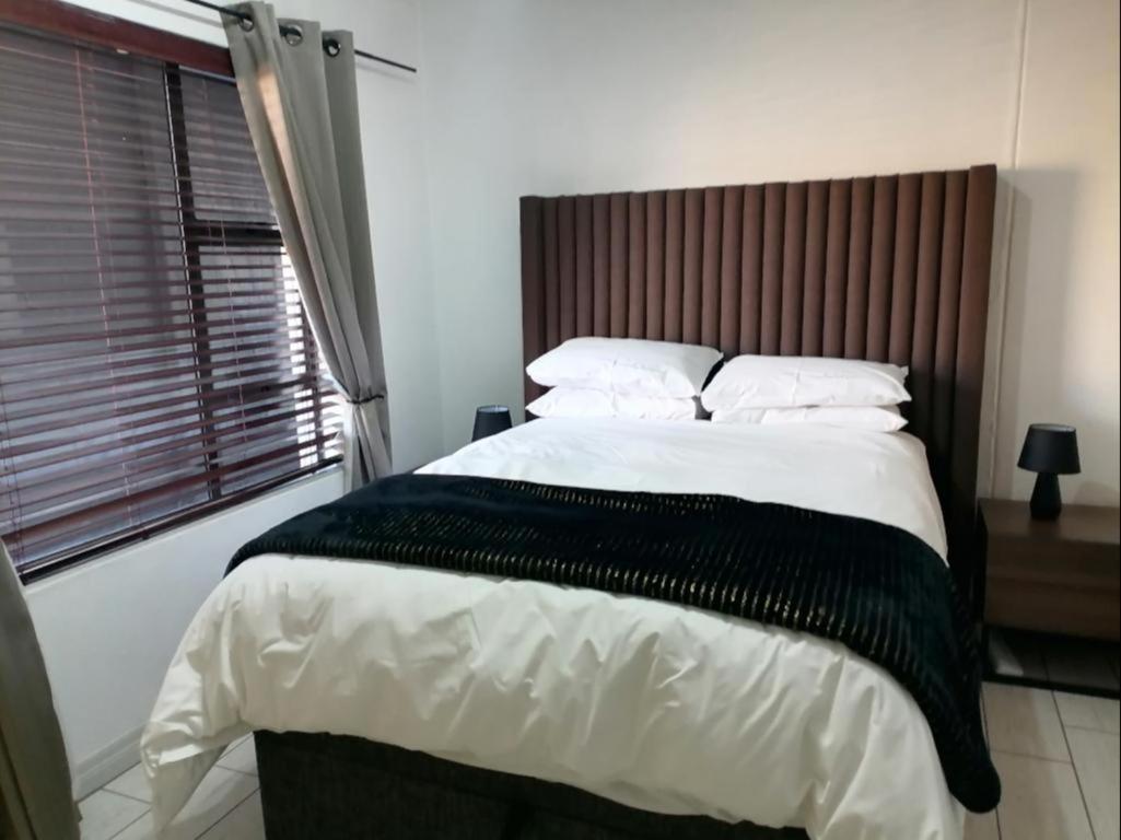 Emabheleni Executive Suites Westpoint جوهانسبورغ الغرفة الصورة